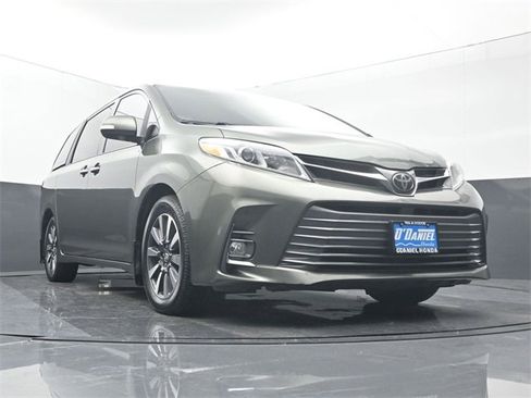 Used 2019 Toyota Sienna L image 13