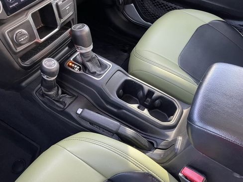 Used 2022 Jeep Gladiator Sport image 19