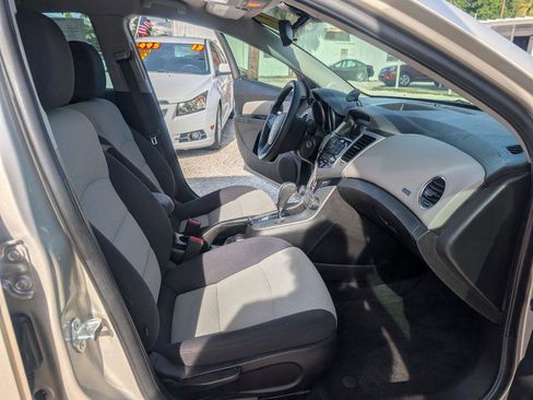 Used 2014 Chevrolet Cruze LS FWD image 13