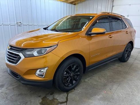 Used 2018 Chevrolet Equinox LT w/ Sun & Infotainment Package FWD image 3
