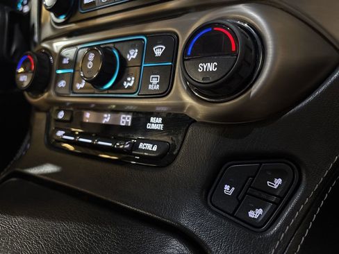 Used 2018 GMC Yukon Denali AWD/4WD image 34
