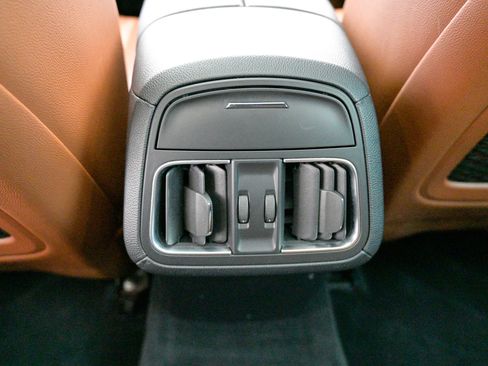 Certified 2018 Maserati Levante image 41