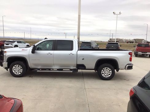 Used 2020 Chevrolet Silverado 3500 LT w/ Convenience Package AWD/4WD image 2