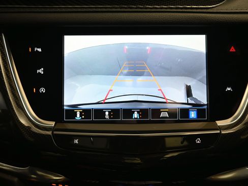 Used 2024 Cadillac XT6 Sport w/ Technology Package AWD/4WD image 17