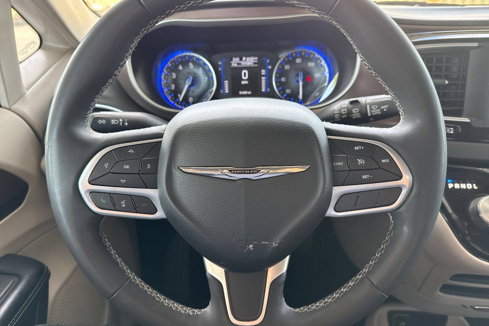 Used 2022 Chrysler Voyager LX FWD image 34