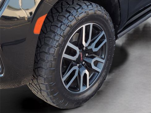 Used 2021 GMC Yukon AT4 w/ AT4 Premium Plus Package image 12