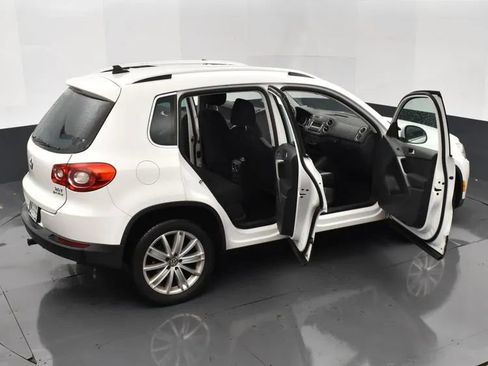 Used 2009 Volkswagen Tiguan SEL image 6
