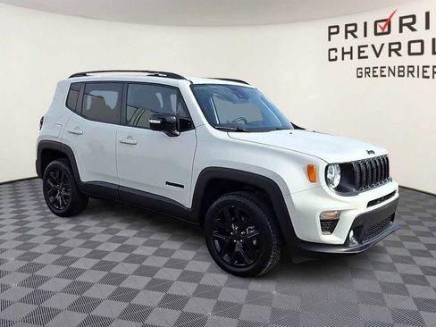 Used 2023 Jeep Renegade Altitude w/ Convenience Group I image 2