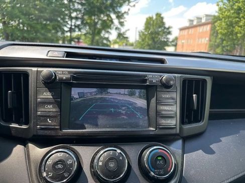 Used 2015 Toyota RAV4 LE FWD image 37