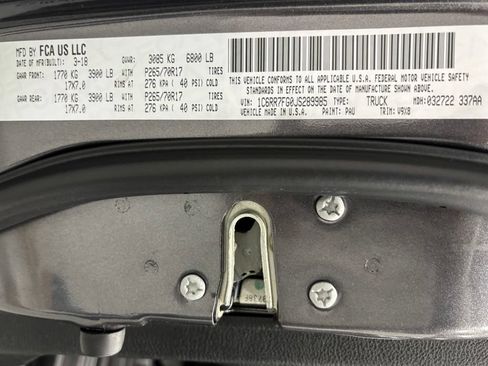 Used 2018 RAM 1500 Express AWD/4WD image 11
