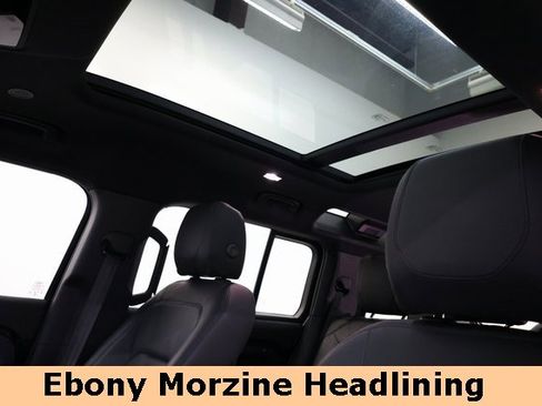 Used 2023 Land Rover Defender 110 SE image 35