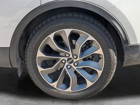 Certified 2023 Lincoln Nautilus Reserve w/ Luxury Package FWD image 24