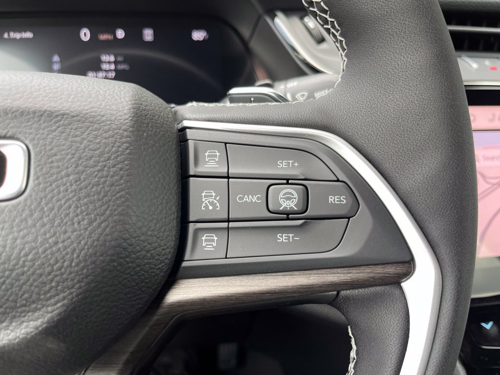 New 2026 Jeep Grand Cherokee Altitude AWD/4WD image 31