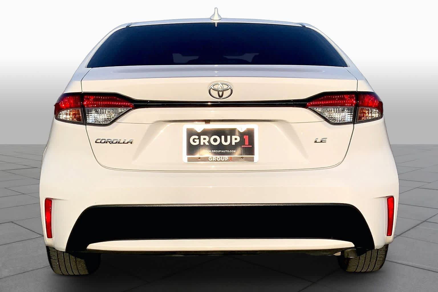Used 2020 Toyota Corolla LE w/ LE Premium Package FWD image 2