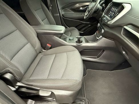 Used 2023 GMC Terrain SLE image 10