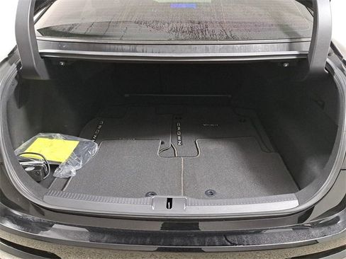 Used 2024 Toyota Crown Limited image 10