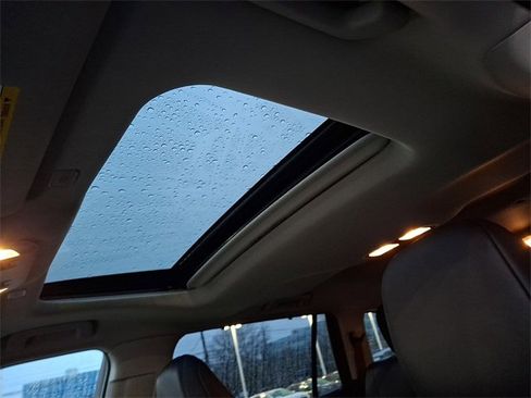 Certified 2024 Toyota Highlander XLE image 21