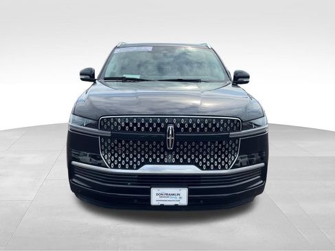 Used 2025 Lincoln Navigator L Reserve AWD/4WD image 8