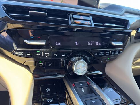 Used 2023 Acura MDX SH-AWD w/ Technology Package image 18