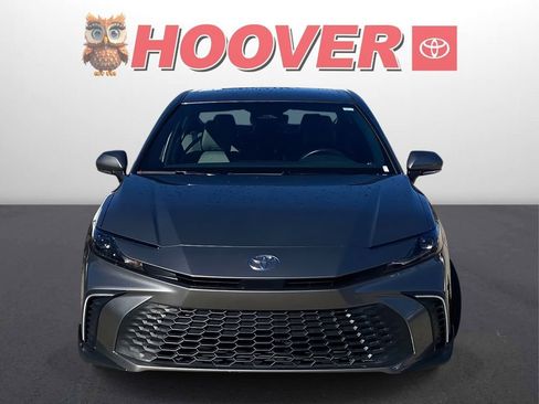 Used 2025 Toyota Camry SE w/ Convenience Package image 7