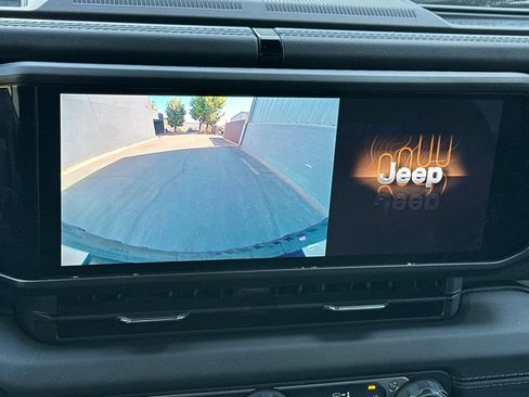 Used 2024 Jeep Wrangler Unlimited Rubicon 4xe AWD/4WD image 19