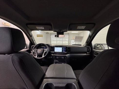 Used 2025 Chevrolet Silverado 1500 LT AWD/4WD image 20