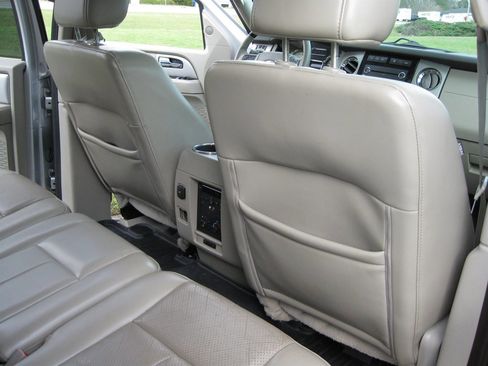 Used 2013 Ford Expedition Limited image 34