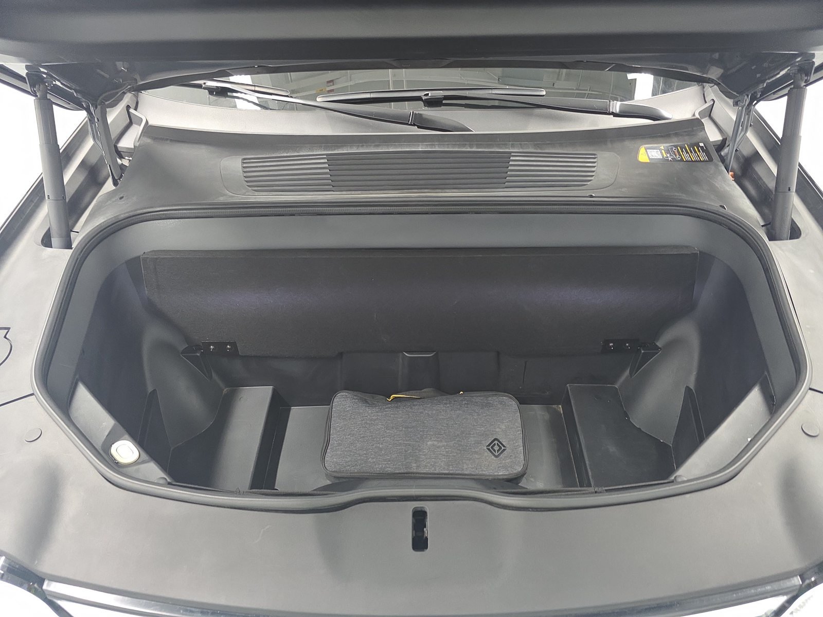 Used 2022 Rivian R1S Launch Edition Quad AWD/4WD image 14