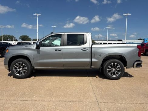 Used 2024 Chevrolet Silverado 1500 LT AWD/4WD image 7