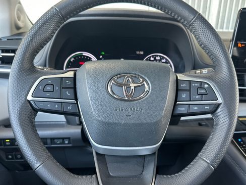 Certified 2024 Toyota Sienna Limited AWD/4WD image 25