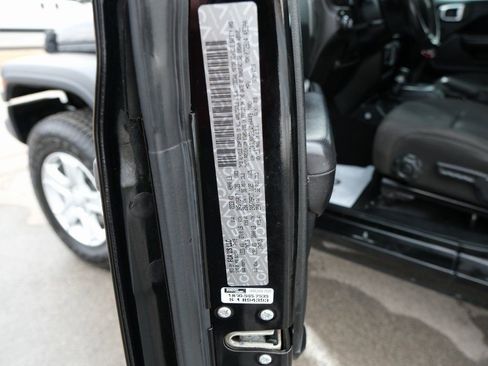 Used 2020 Jeep Wrangler Sport image 31