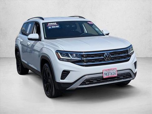 Used 2023 Volkswagen Atlas SE w/ Black Wheel Package FWD image 3