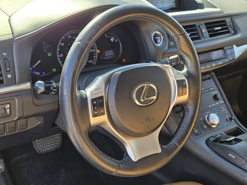 Used 2013 Lexus CT 200h w/ Premium Pkg w/Navigation FWD image 19