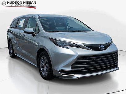 Used 2024 Toyota Sienna LE