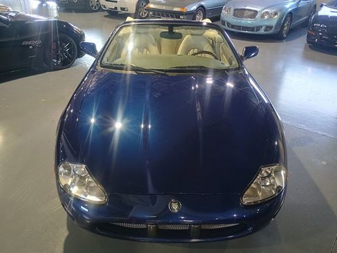 Used 2001 Jaguar XK8 Convertible image 10