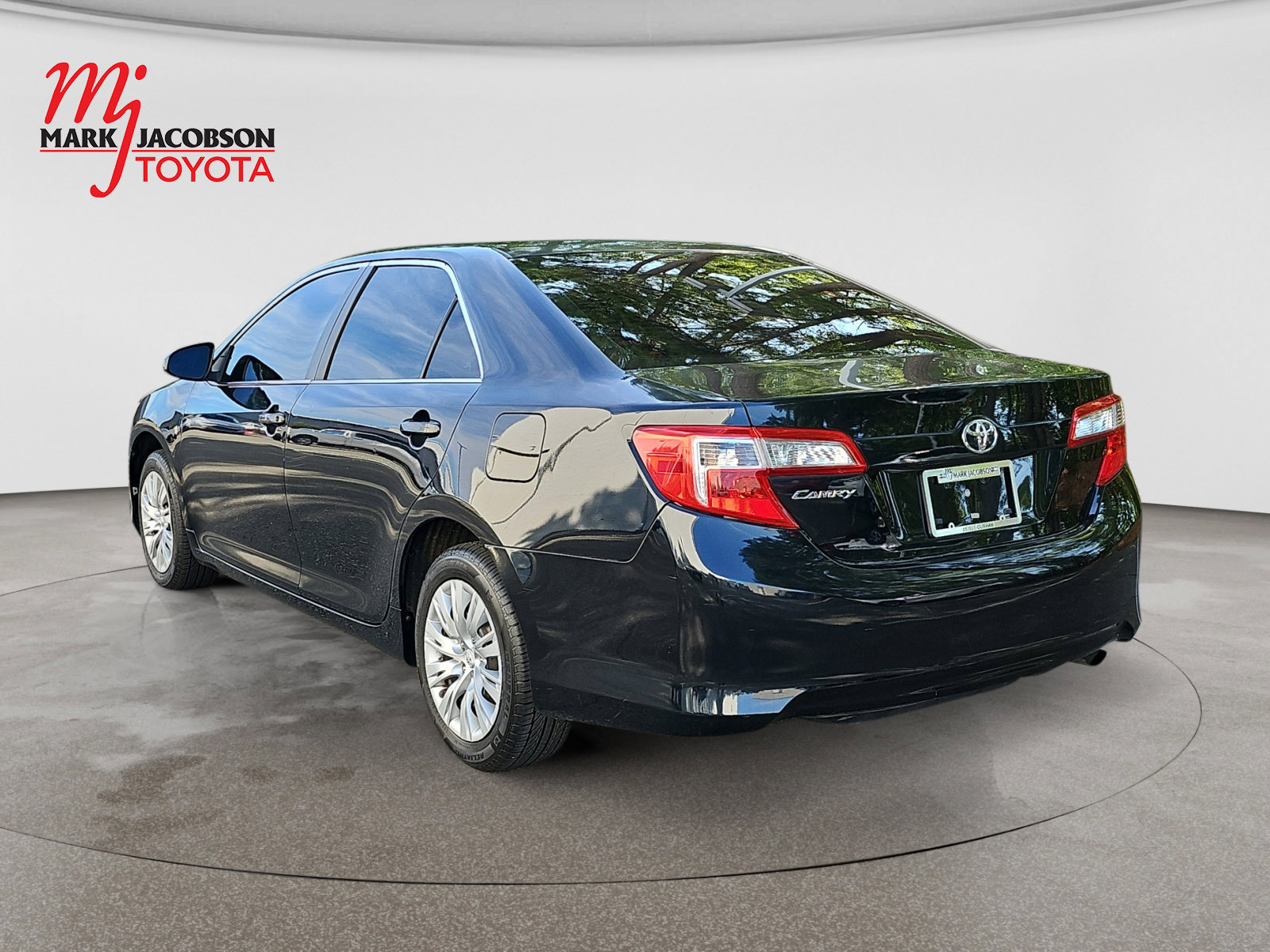 Used 2012 Toyota Camry FWD image 11