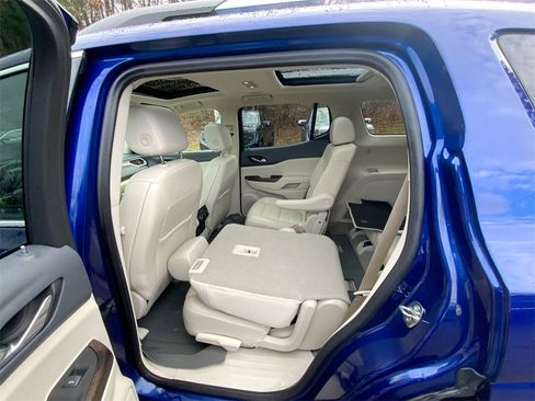 Used 2023 GMC Acadia Denali w/ Denali Technology Package image 33
