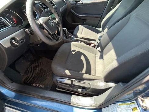 Used 2015 Volkswagen Jetta SE image 38