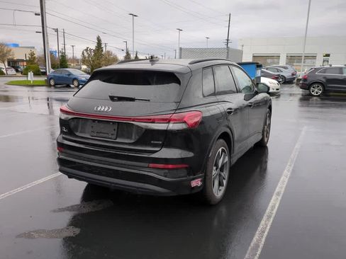 Used 2024 Audi Q4 e-tron Premium w/ Convenience Package image 4