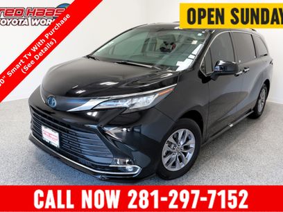 Used 2022 Toyota Sienna XLE