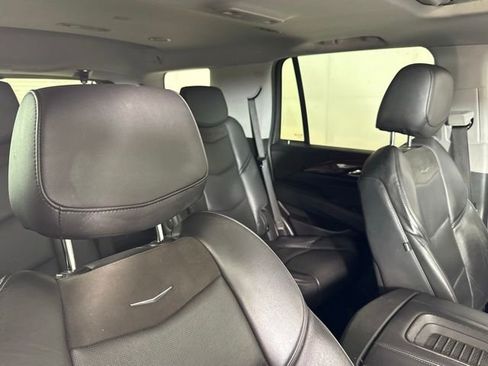 Used 2020 Cadillac Escalade Luxury image 29