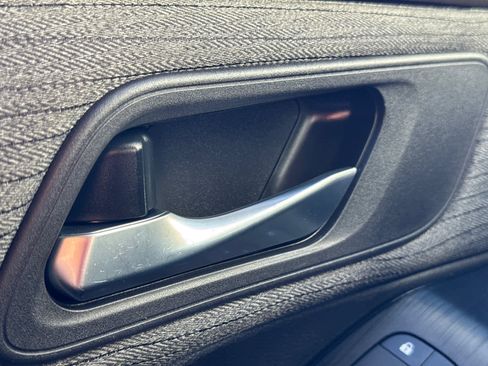 Used 2021 Nissan Rogue SV image 24