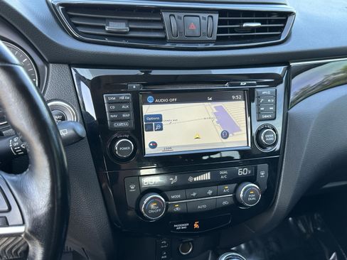 Used 2017 Nissan Rogue Sport SL image 23