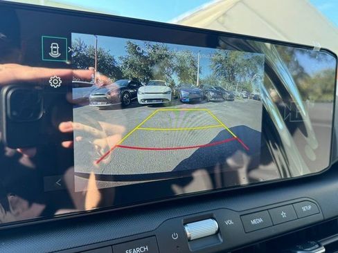 New 2025 Kia K4 FWD image 19