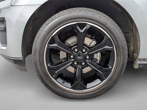 Used 2023 Ford Expedition Limited image 9