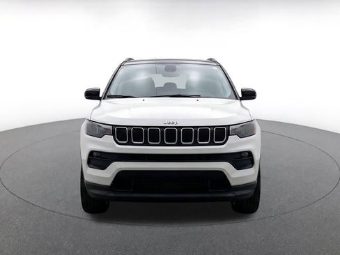Used 2025 Jeep Compass Limited AWD/4WD image 2