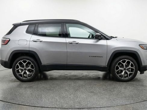 Used 2025 Jeep Compass Limited AWD/4WD image 11