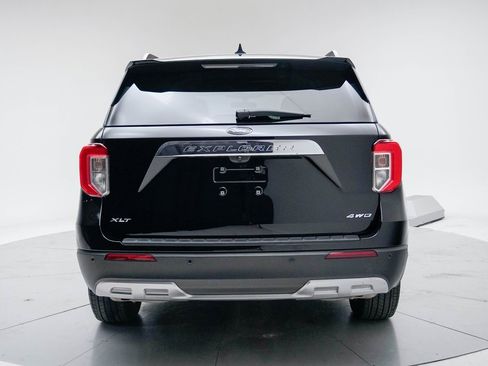 Used 2023 Ford Explorer XLT w/ Equipment Group 202A image 9