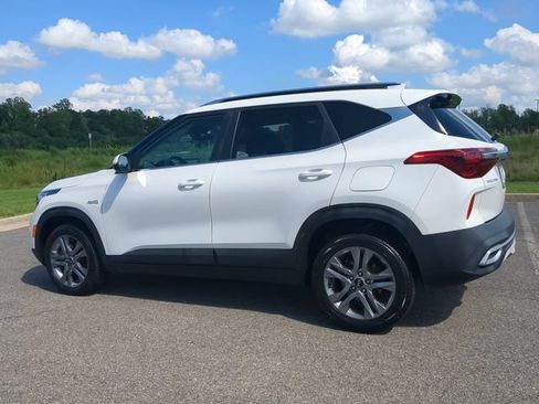 Used 2021 Kia Seltos S AWD/4WD image 6