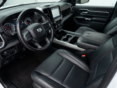 Used 2024 RAM 1500 Laramie AWD/4WD image 7